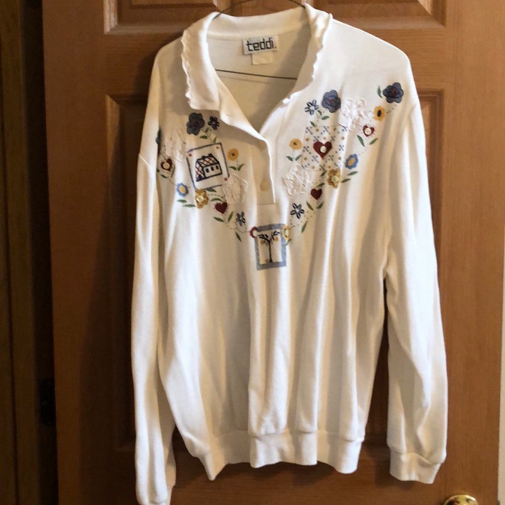 Sweatshirt